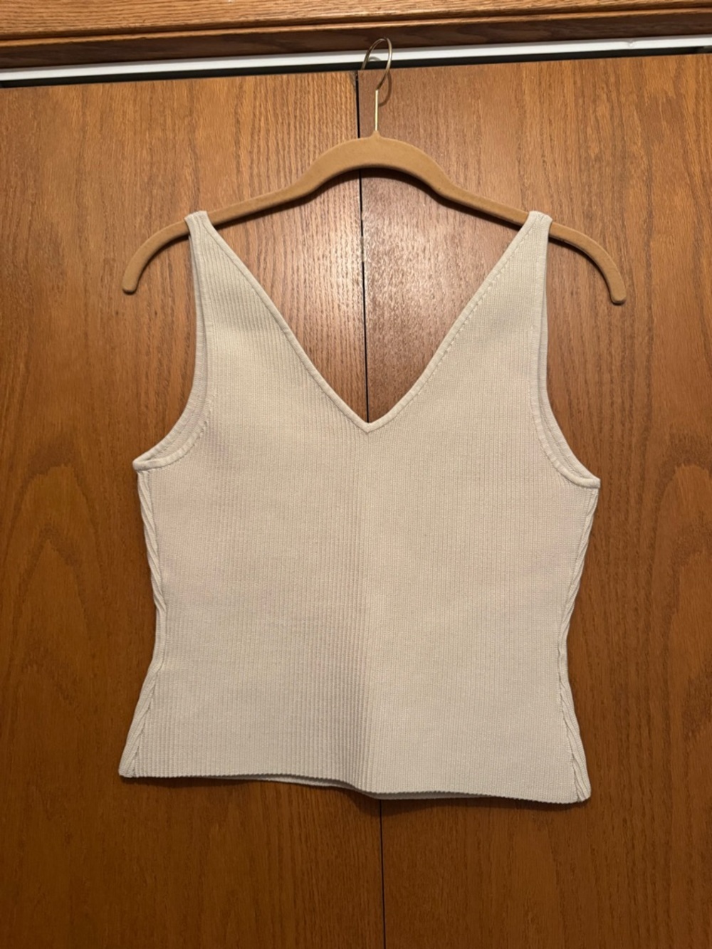 Aritzia Babaton Cream Ribbed V-Neck Tank Top